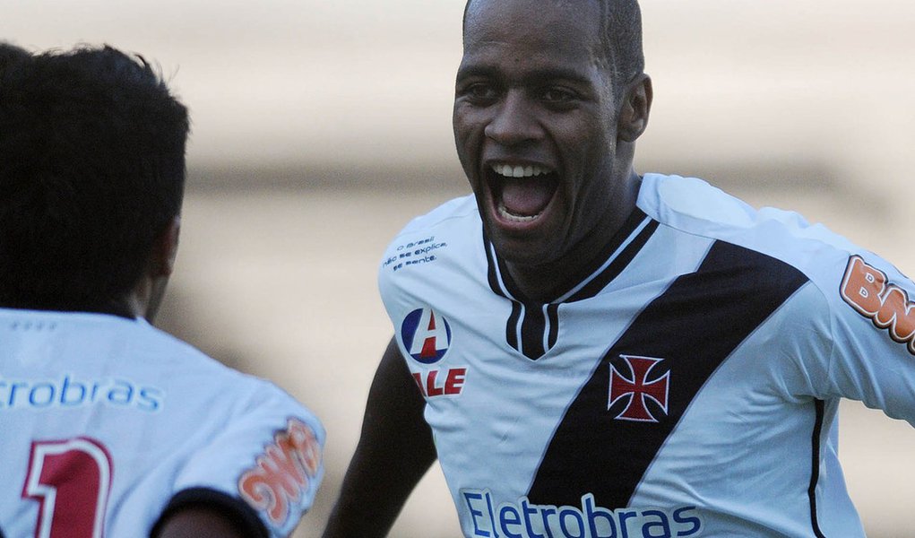 Cruzeiro anuncia acordo com Vasco por Dedé