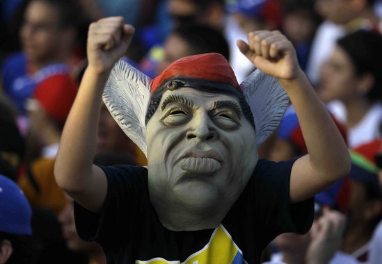 Em tensão máxima, Venezuela limita internet