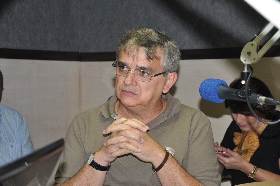 Edivan tenta passar tranquilidade, mas se descontrola e delira