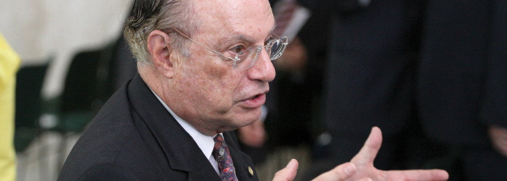 Justiça bloqueia R$ 520 mi da empresa de Maluf