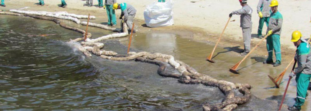 Petrobras é multada por vazamento de óleo em SP