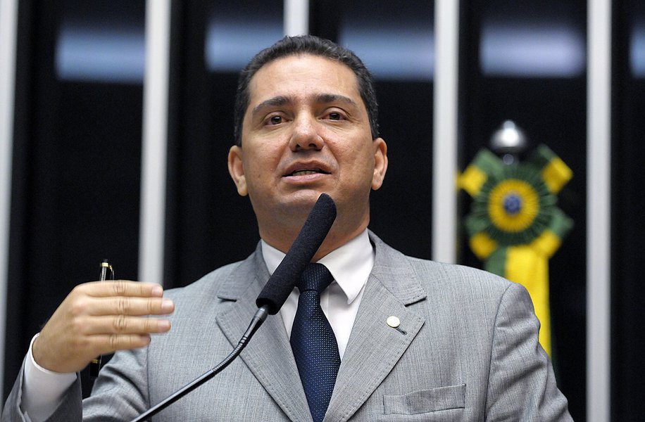 "Os Amorim se aproveitaram do Governo e depois deram um chute"