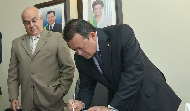 Marcos Martins assume mandato na Assembleia