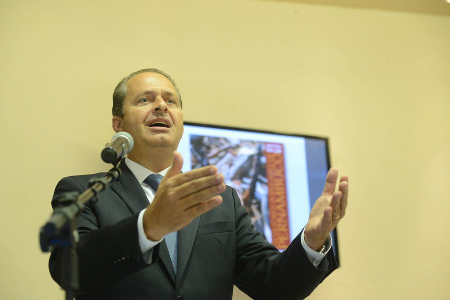 Eduardo decreta o fim da versão impressa do DOE
