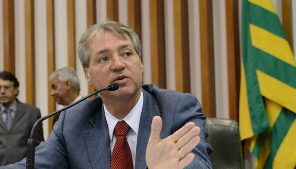 Valin recua e acaba com supersalários de R$ 24 mil