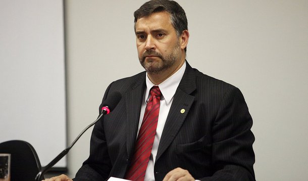 Deputado critica condenação judicial de blogs