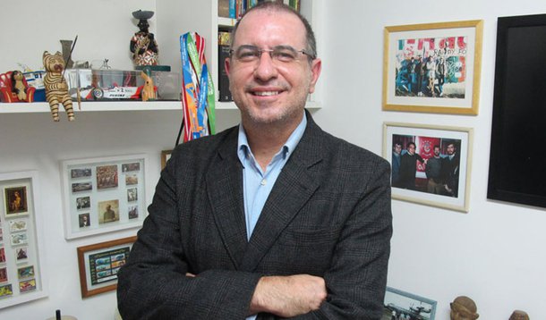Azenha diz que 'Viomundo' fica, graças a leitor