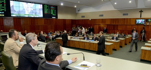 Em Goiás, a farra das verbas indenizatórias