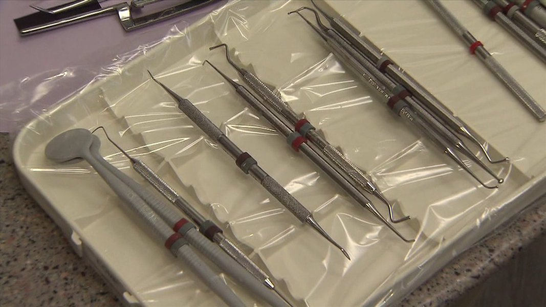 Dentista pode ter infectado 7 mil com HIV nos EUA