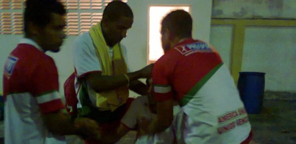 Jogadores sergipanos desmaiam de fome durante partida, noticia UOL