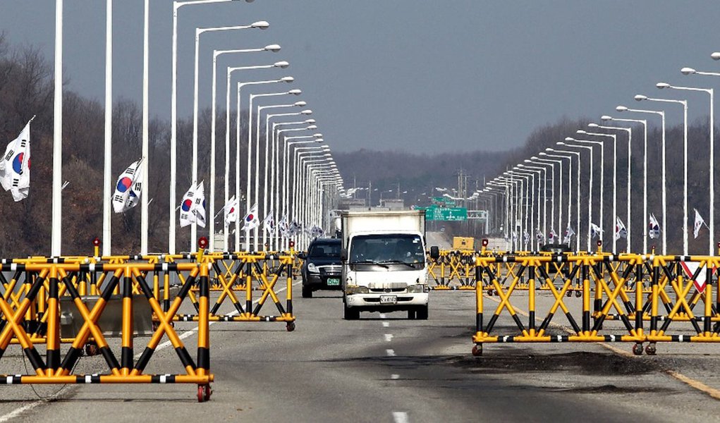 Coreia do Norte barra sul-coreanos em complexo industrial