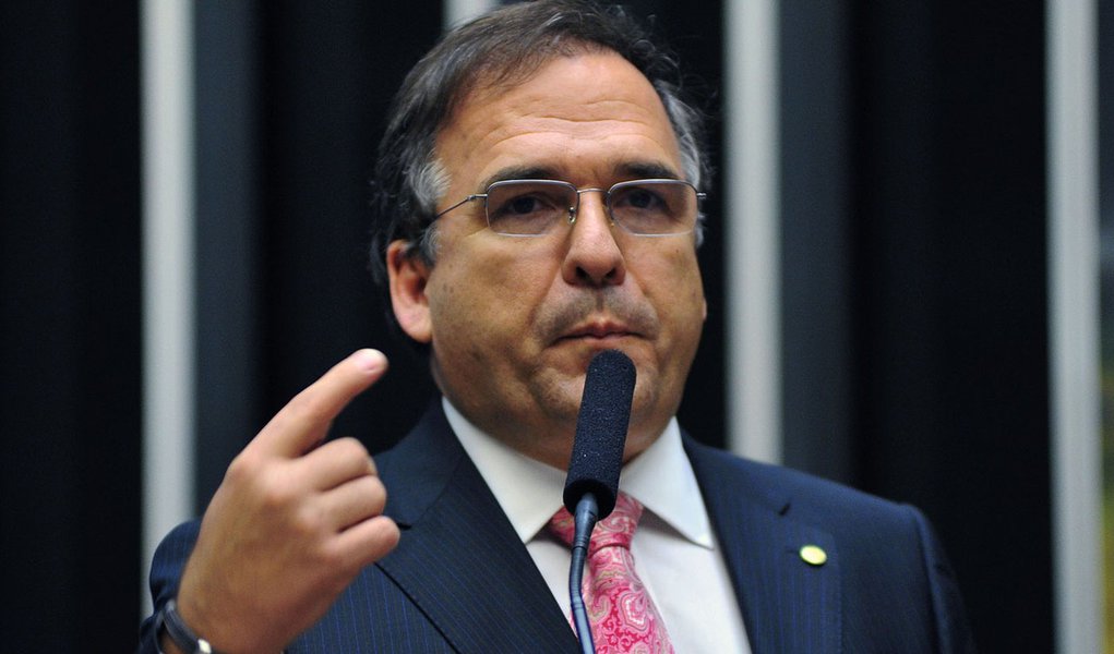 Mabel gargalha ao negar ter apoio de José Dirceu