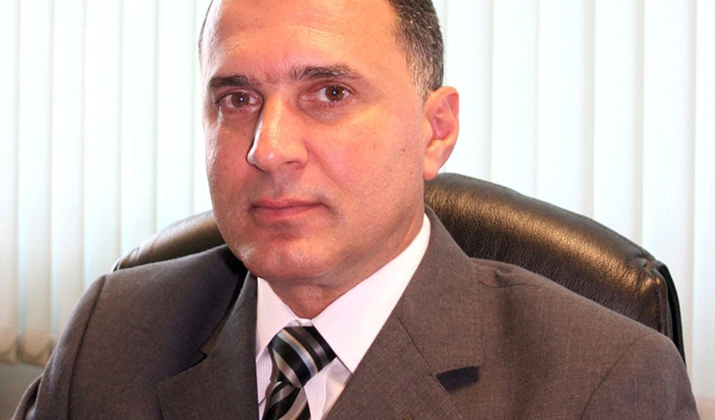 Desembargador tentou condecorar clã Cachoeira