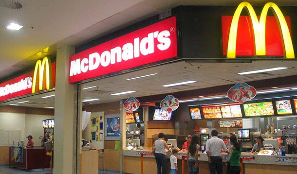 Justiça manda McDonald's regularizar empregados no Brasil