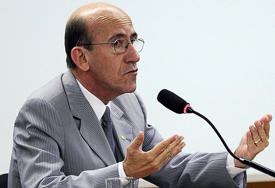 Otoni diz que PMDB precisa falar menos e agir mais