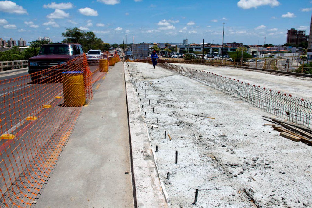 Viaduto do Detran está 65% concluído; entrega acontece em junho