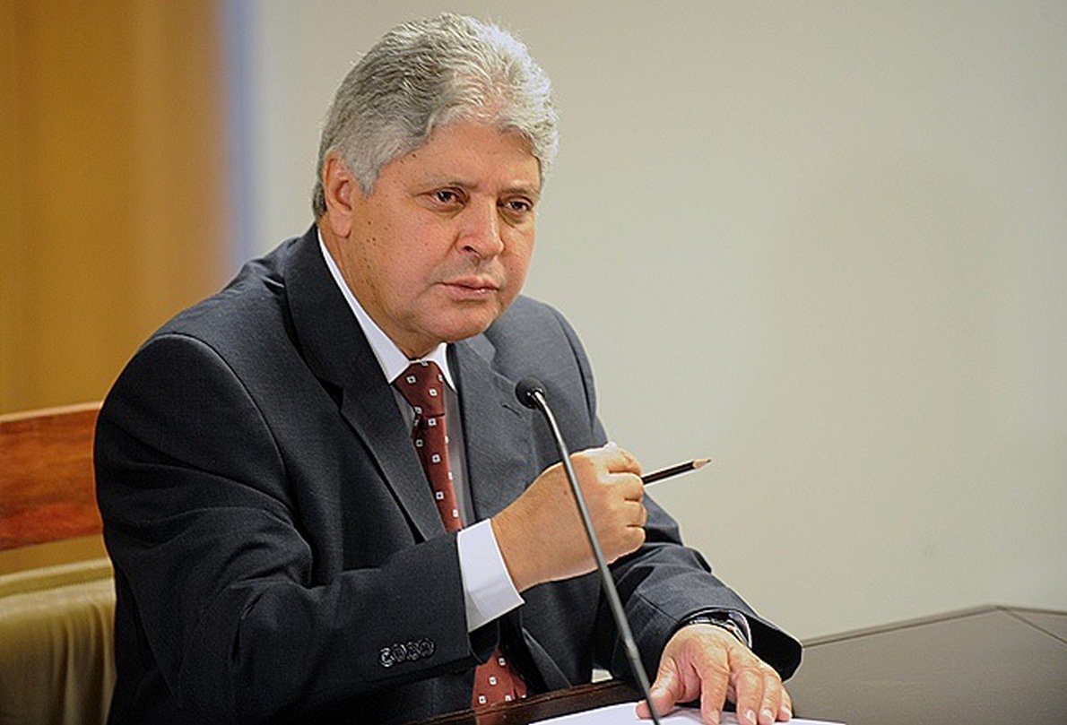 Te cuida Cabral: ex-governador vai pagar por uso de aeronaves