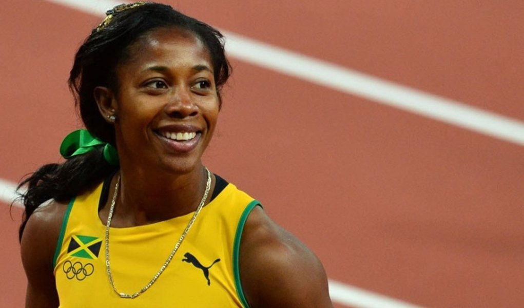 Jamaicana arrasa e faz história nos 100 metros