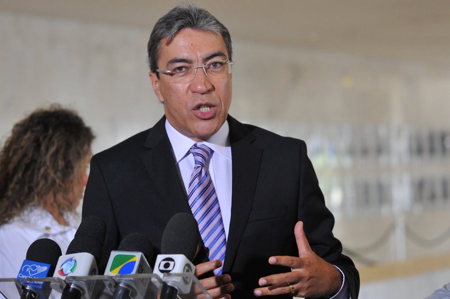 "PSDB debate Petrobras: é o partido da piada pronta"
