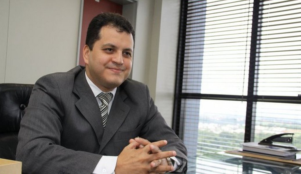 Paulo viaja ao Panamá e Agenor assume prefeitura
