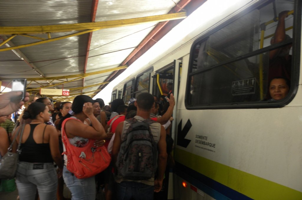 Empresas não pagam taxa à SMTT, mas querem aumento da passagem de ônibus