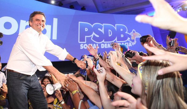 Aécio programa viagem a Salvador para setembro