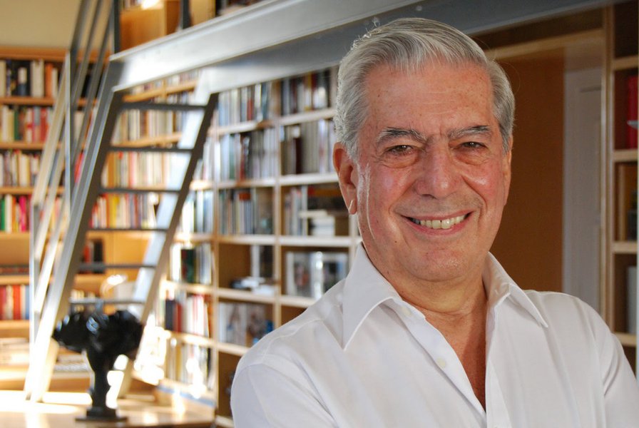 Vargas Llosa prevê decadência do chavismo