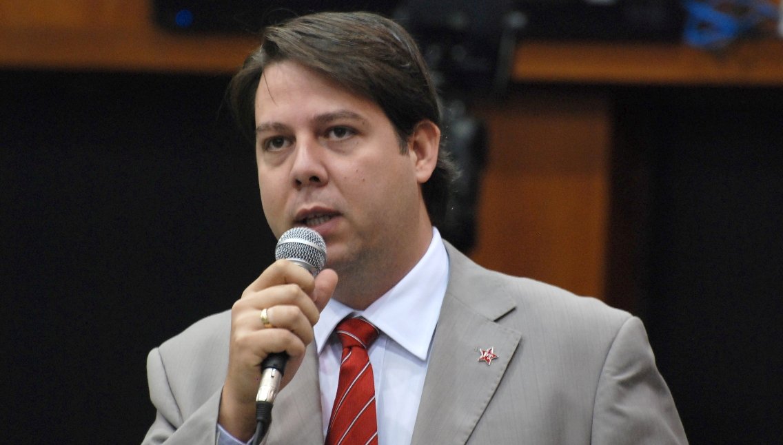 Cabral radicaliza contra traidores: "PT não vai colocar panos quentes" 
