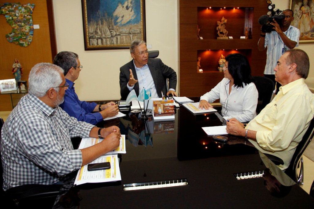 Do diálogo à exaustão nasce um novo Proinveste. O do consenso