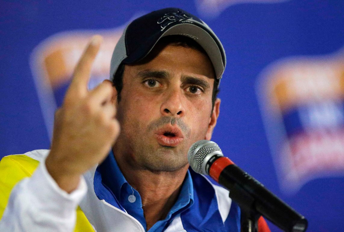Capriles denuncia fraude constitucional na Venezuela