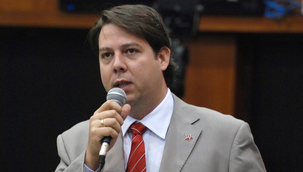 Cabral radicaliza contra traidores: "PT não vai colocar panos quentes" 