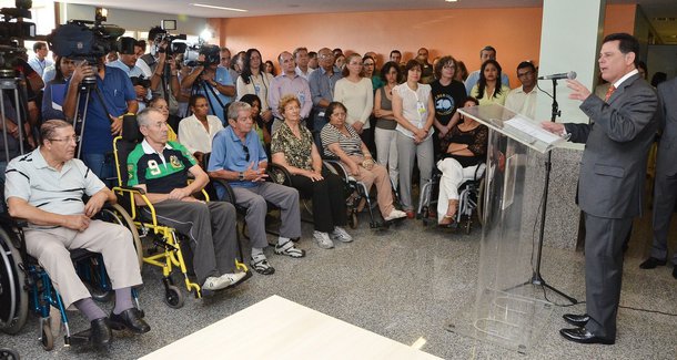 Perillo normatiza Fundo da Saúde e autoriza mais UTIs 