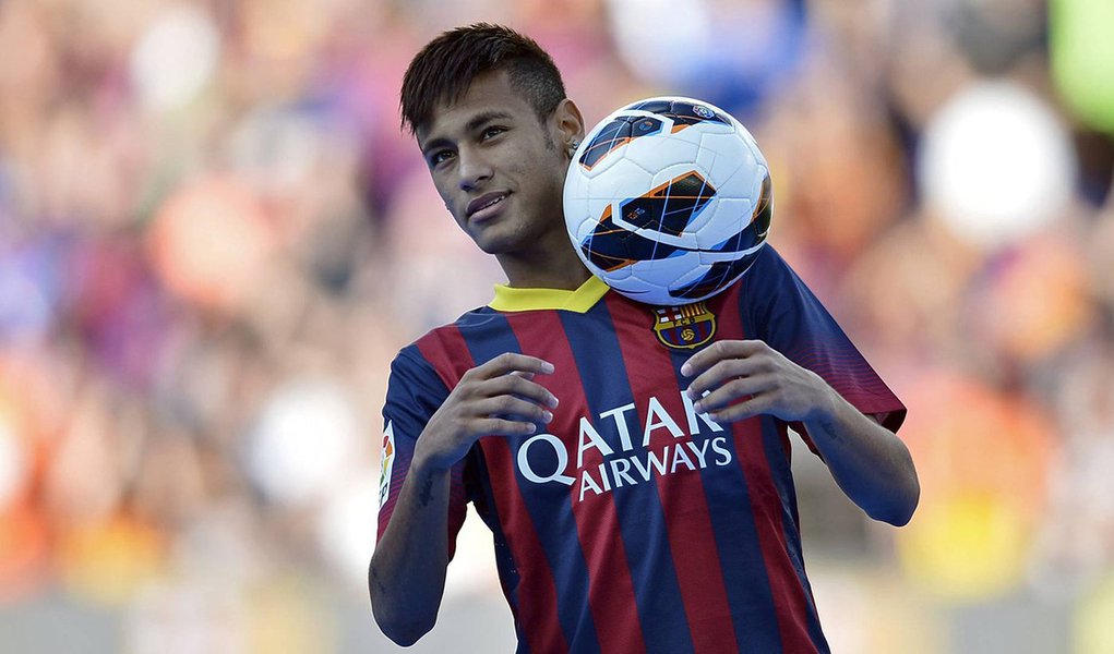Neymar marca primeiro gol pelo Barça na Tailândia