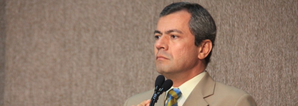 Iran vê João inerte no cotidiano da cidade