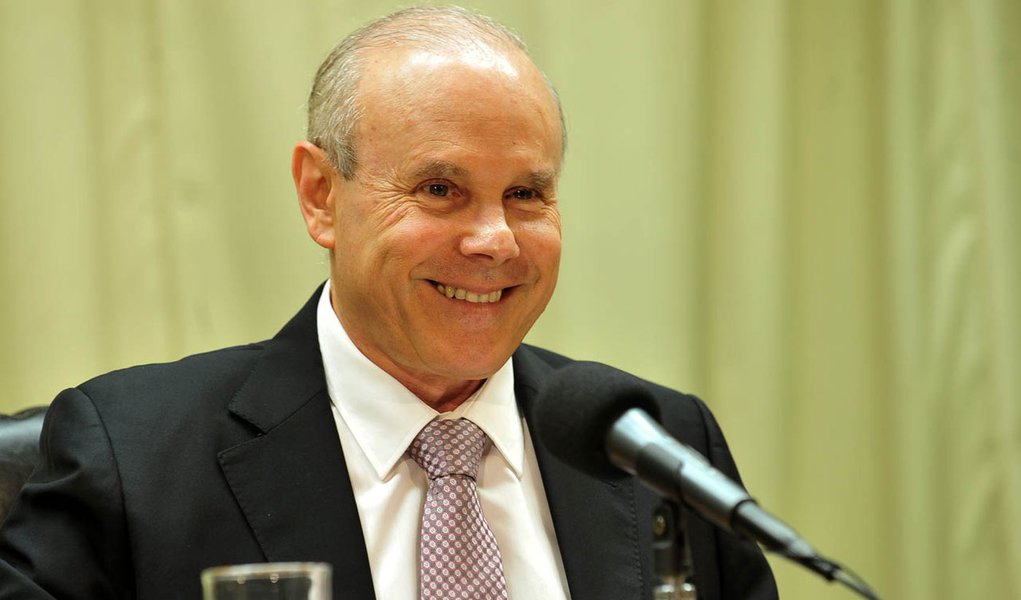 Mantega comemora: "Inflação baixou mesmo"