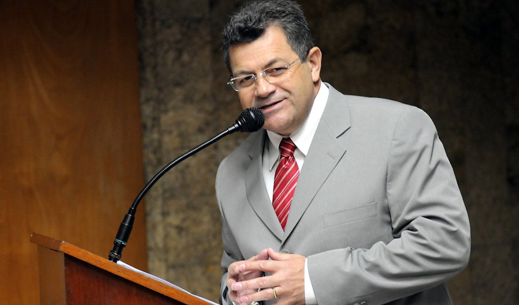 Ex-prefeito de Osasco lança candidatura ao comando do PT-SP