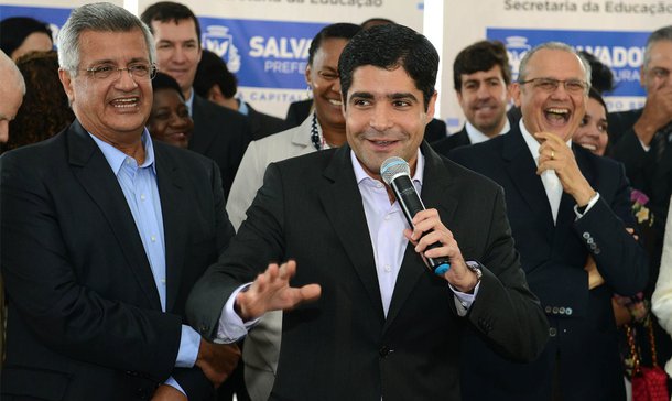 ACM anuncia mais de 25% do orçamento para educação