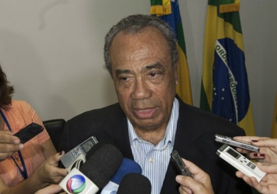 João: "problema da Saúde do Brasil não é falta de médico"