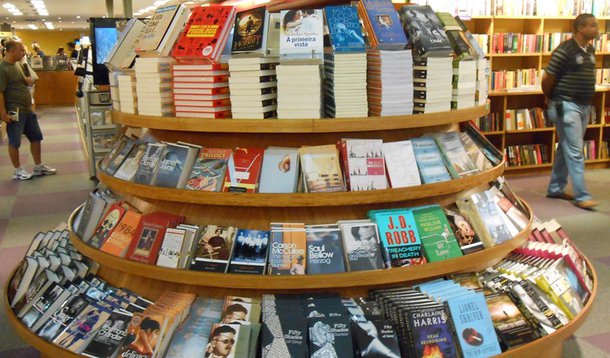 Editoras brasileiras venderam menos em 2012