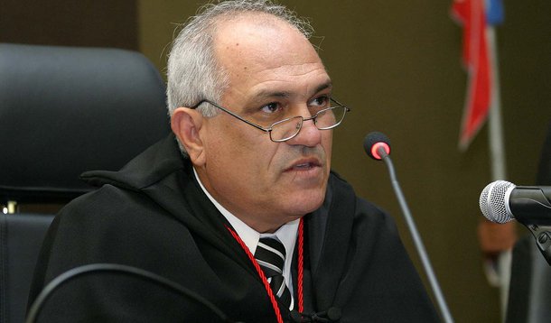 Desembargador solicita inquérito contra sobrinho