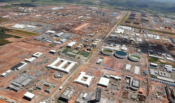 Aditivos elevam custos da refinaria em R$ 1 bilhão