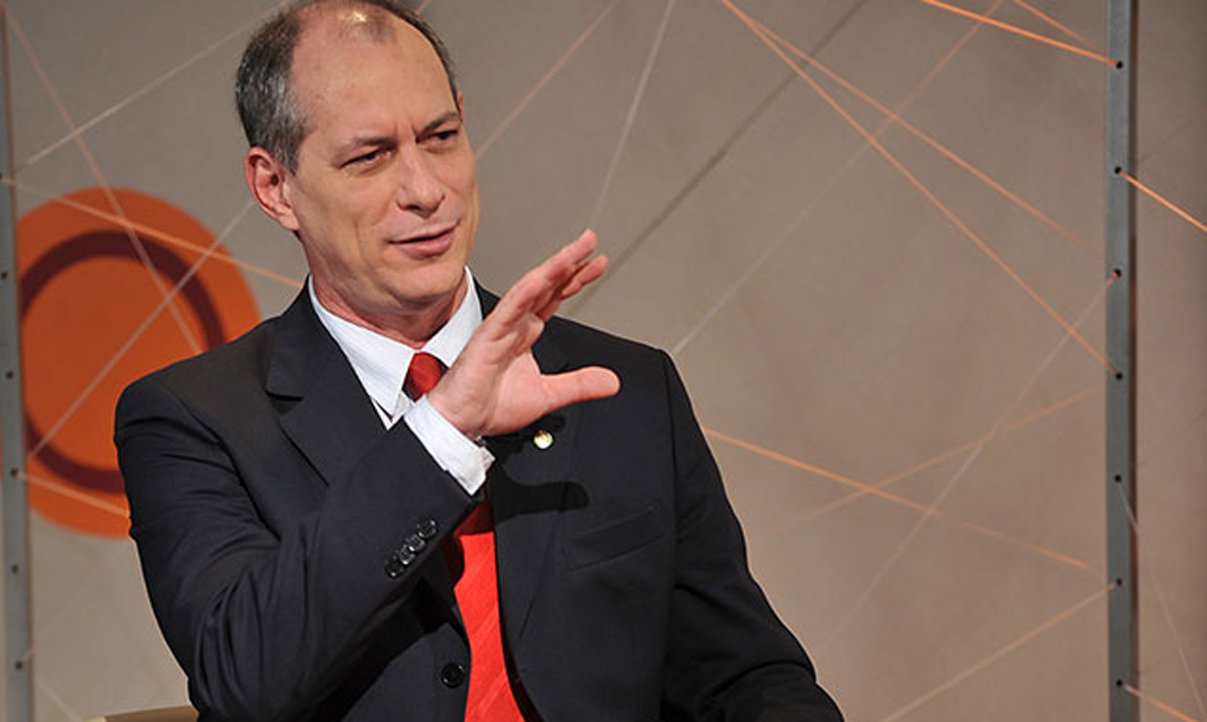 Ciro: "PSB cata migalhas do banquete do PT e do PMDB"