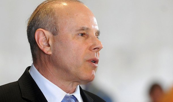 Mantega: governo irá baixar tarifas de importação