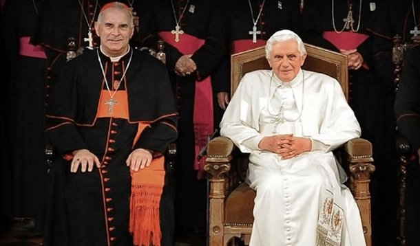 Renúncia de cardeal aumenta clima de incerteza no Vaticano