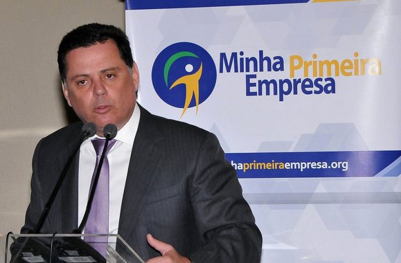 Perillo recebe números do Ibope com "naturalidade"