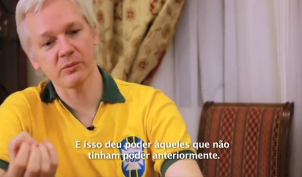 Assange defende aumento massivo de meios de comunicação