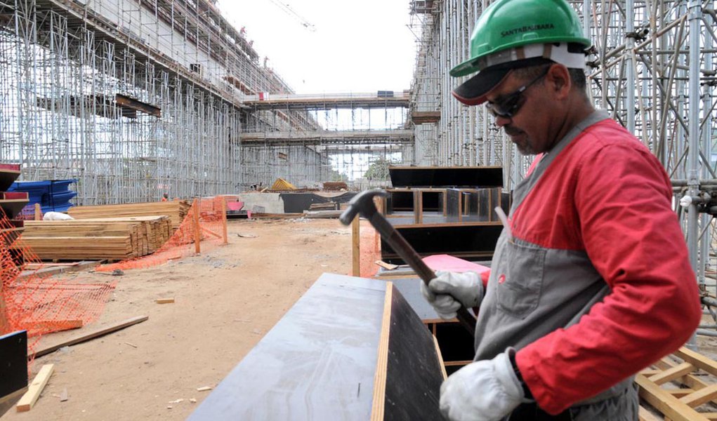 Caged: Brasil cria 28,9 mil empregos em janeiro