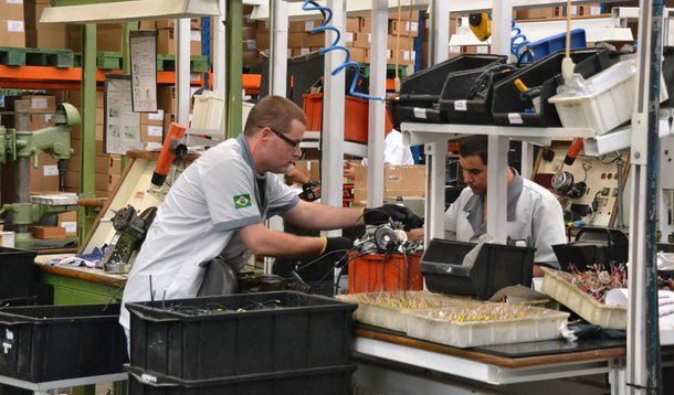 Desemprego fica em 6% em junho, diz IBGE