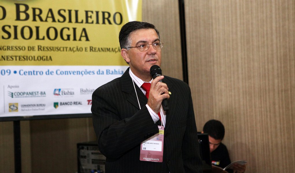 Cremeb: Governo fará "importabando" de médicos