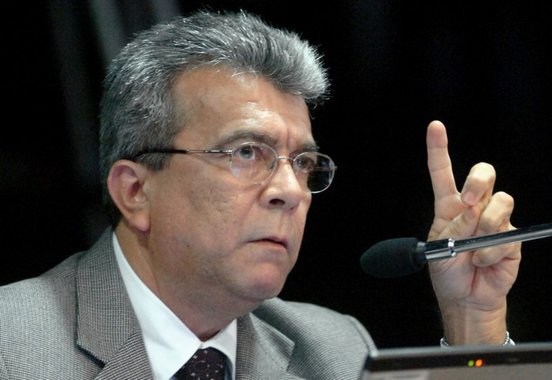 "Tomar comando do PTB de Amorim serve para baixar a crista da arrogância"